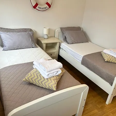 Mango Deluxe 자다르