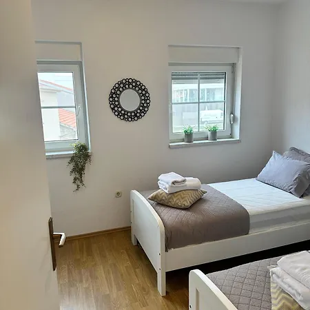 Mango Deluxe * Задар